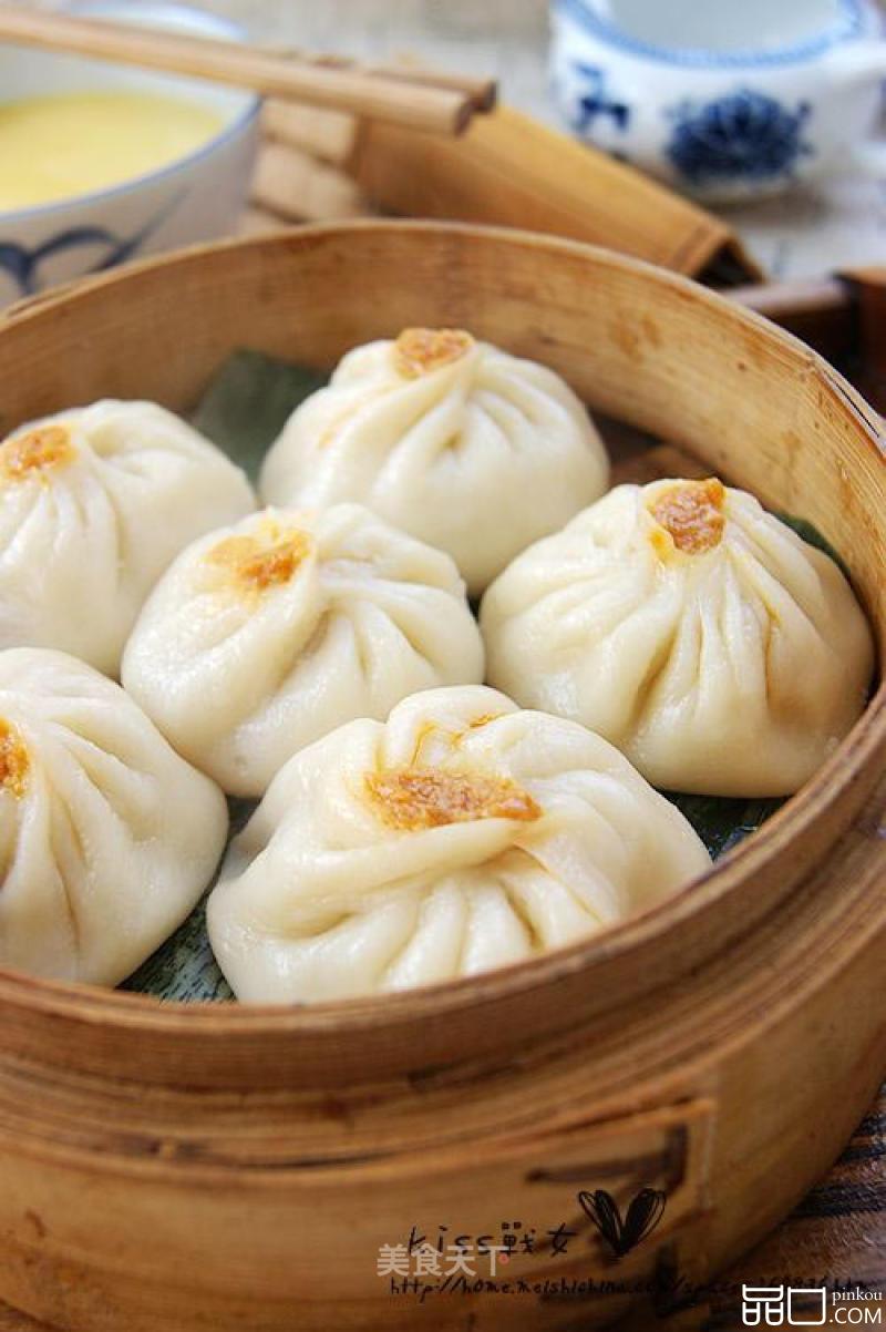 蟹黄小笼包
