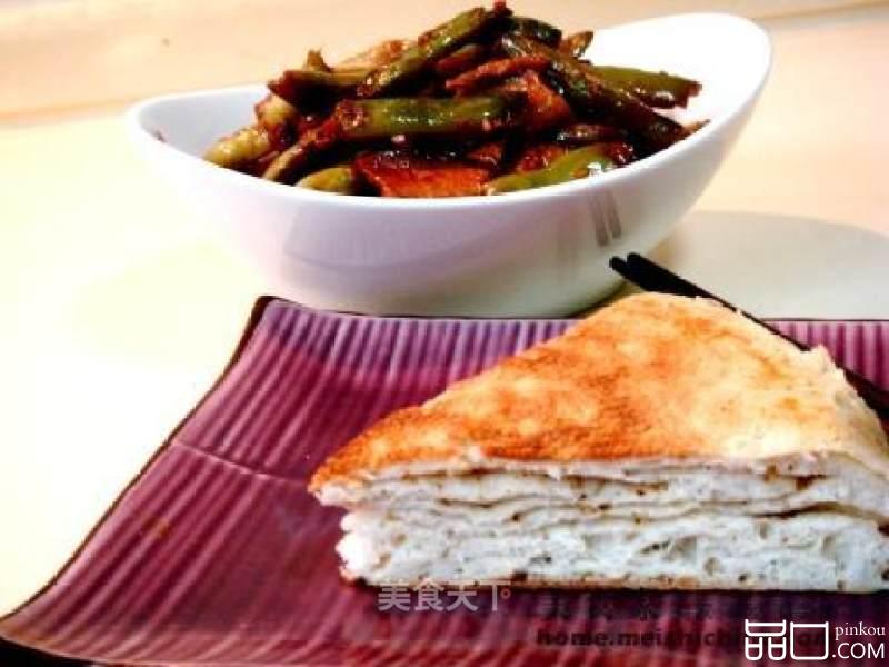 看世界杯吃家常饭《山东大锅饼、猪肉焖扁豆》