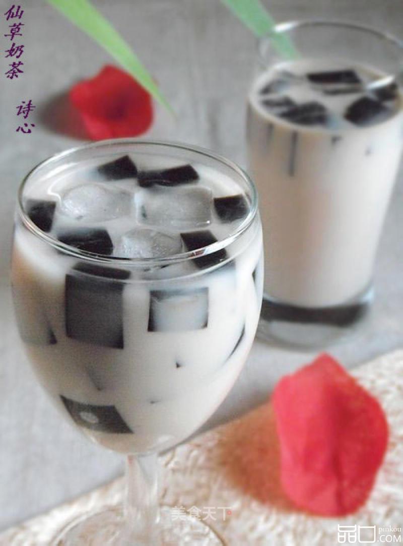 清凉解暑—仙草冻奶茶