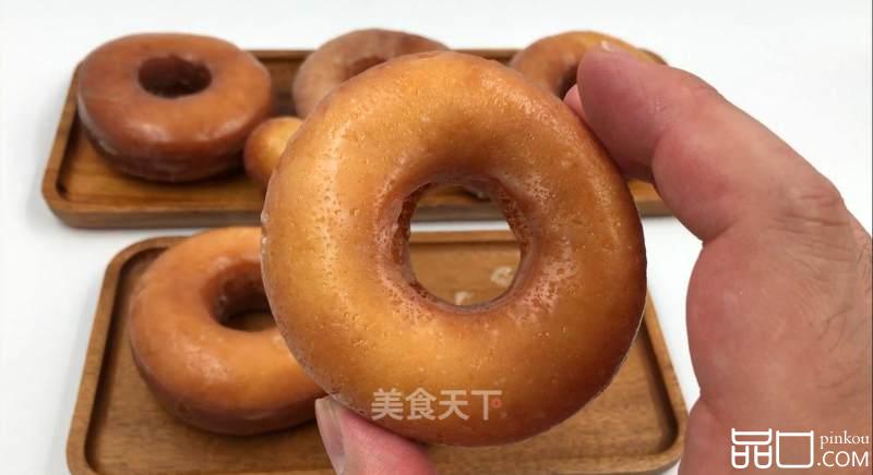 家常甜甜圈，在家轻松搞定，外层酥脆甜蜜，内里松软，小朋友超爱吃。