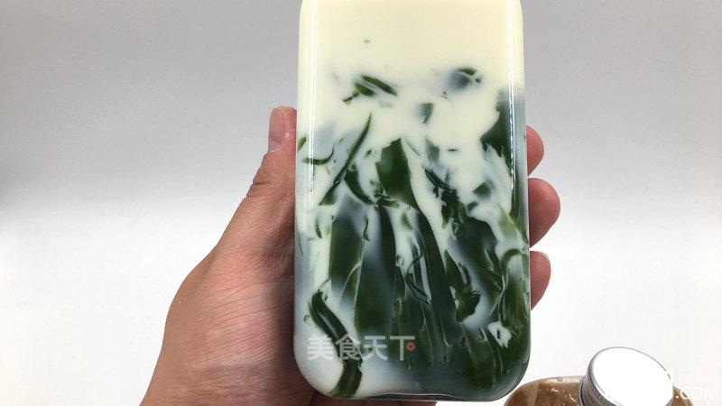 清凉双色冰粉粉，红糖的甜蜜、抹茶的清新，解暑又美味香甜。
