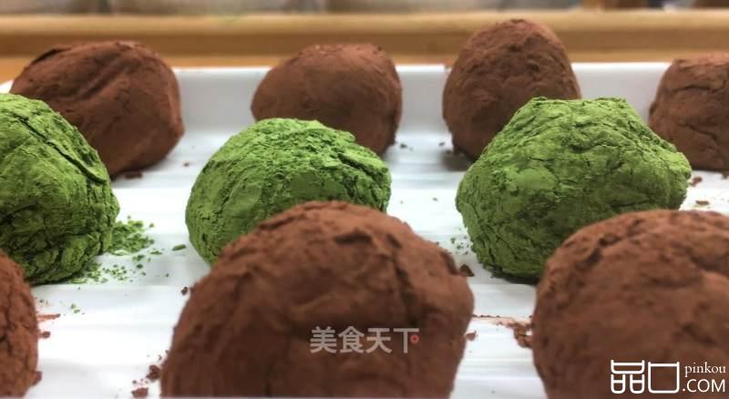 抹茶松露巧克力，一口下去，丝丝柔滑，入口即化，简单又便宜。