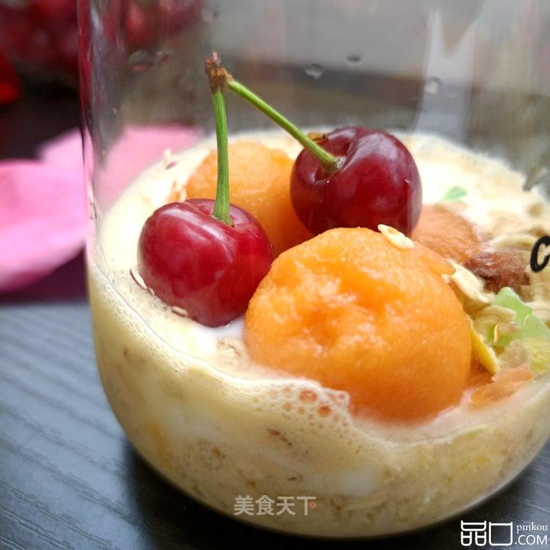 “萌系美食”燕麦枇杷酸奶杯