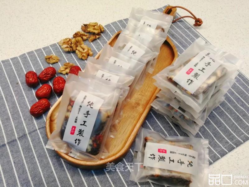 补血养颜，益智健脑～枣泥核桃芝麻糕