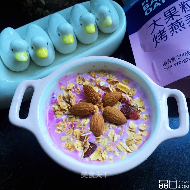 火龙果燕麦拌酸奶