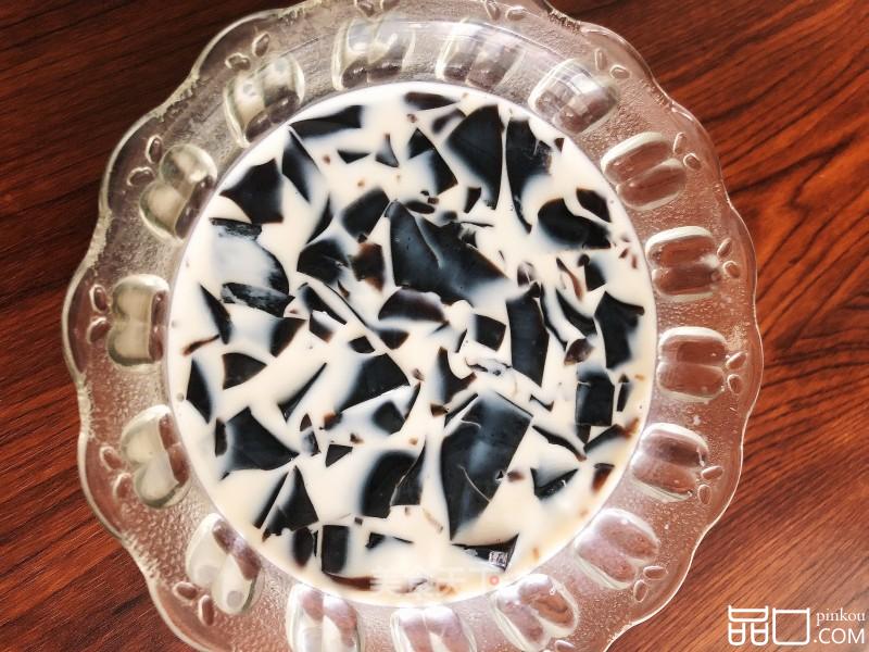 牛奶龟苓膏