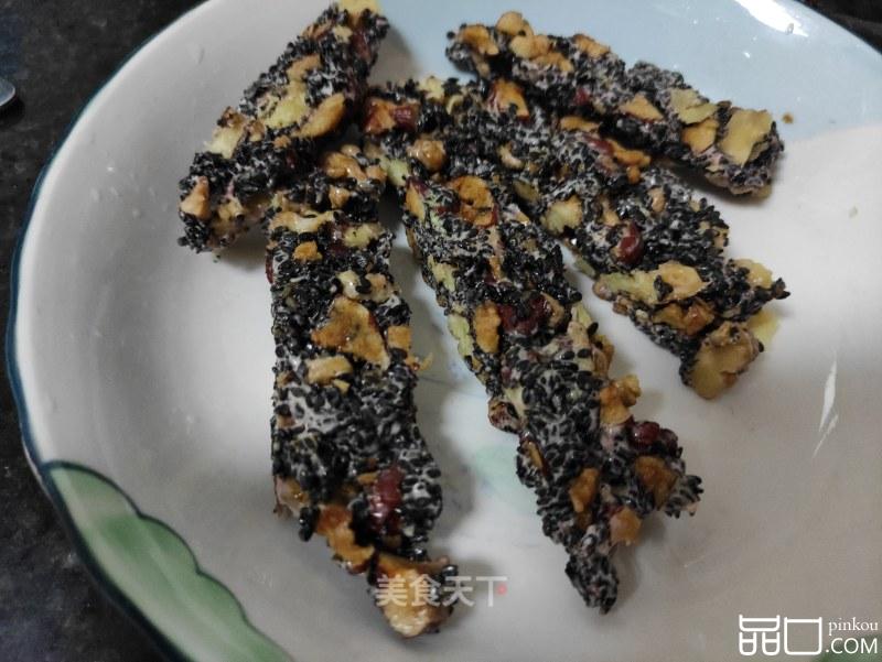 黑芝麻红枣核桃糕
