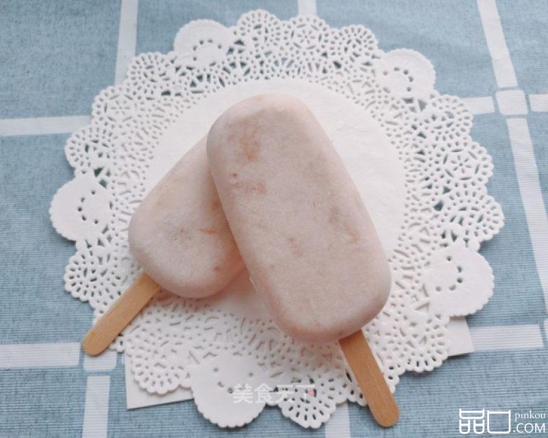草莓小布丁雪糕