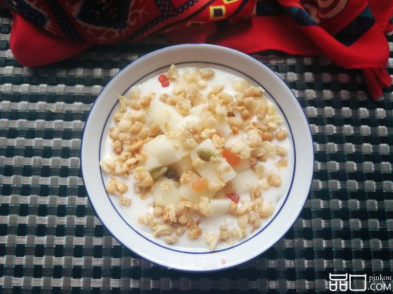 红啤梨水果麦片酸奶碗