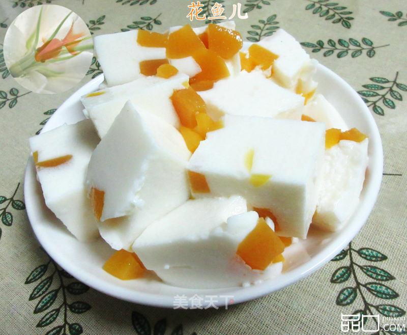 黄桃牛奶果冻