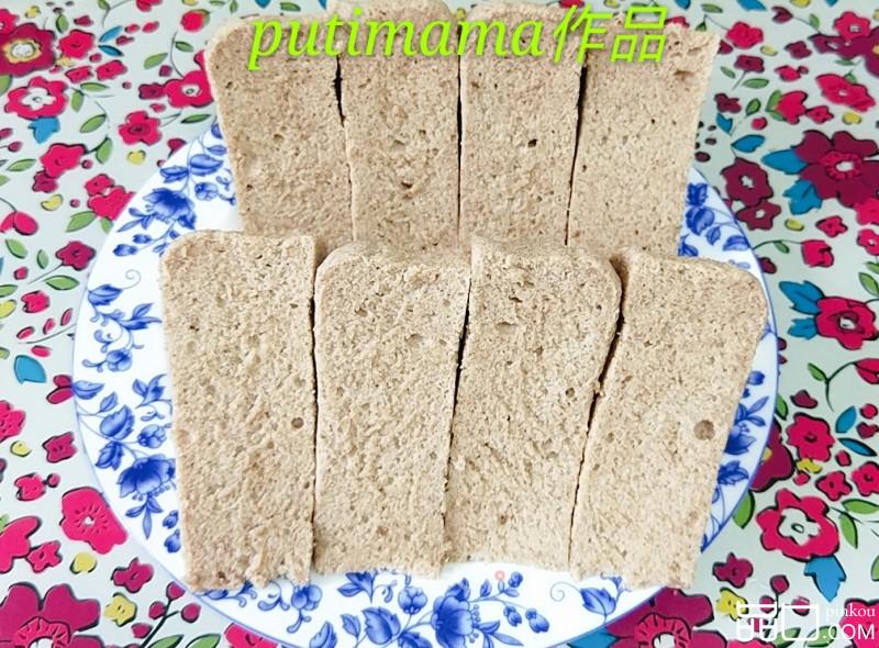 黑麦蒸蛋糕