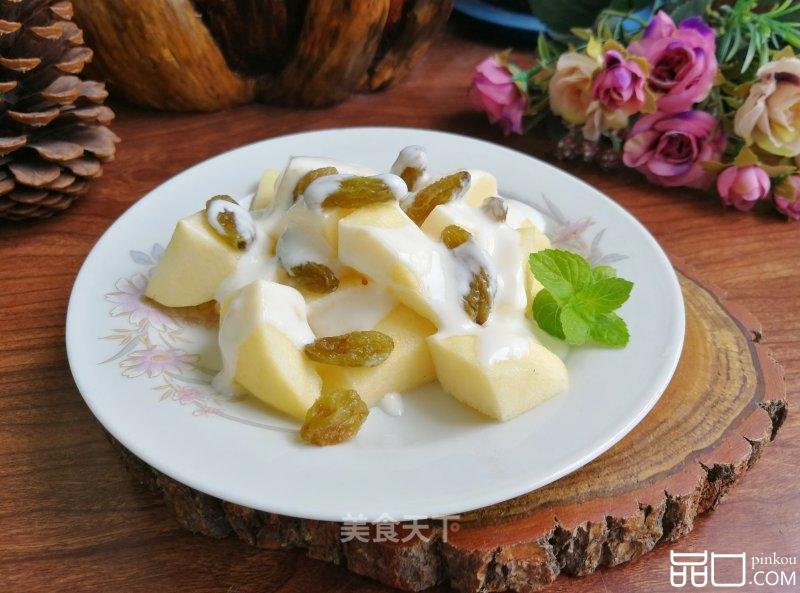 葡萄干苹果拌酸奶