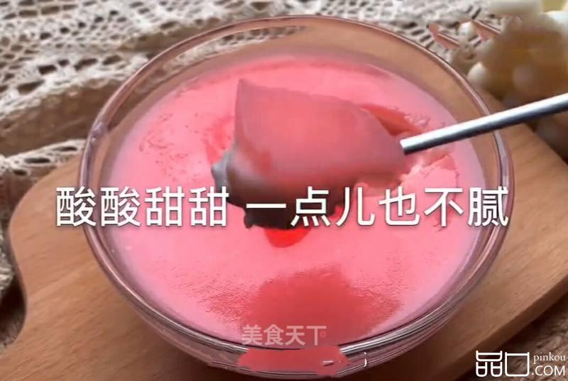 牛奶草莓冻