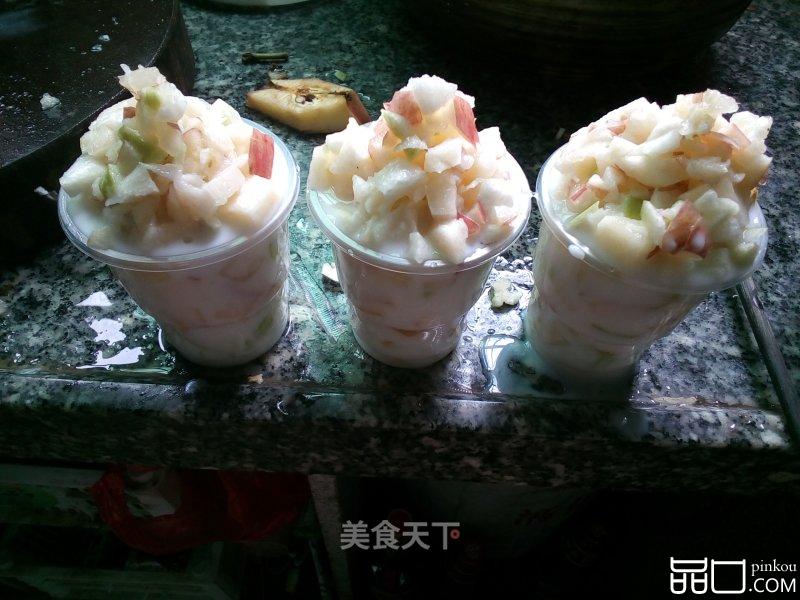 牛奶水果杯