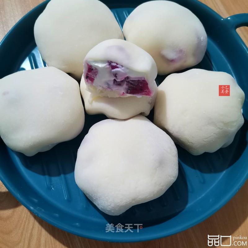 酸奶火龙果雪媚娘