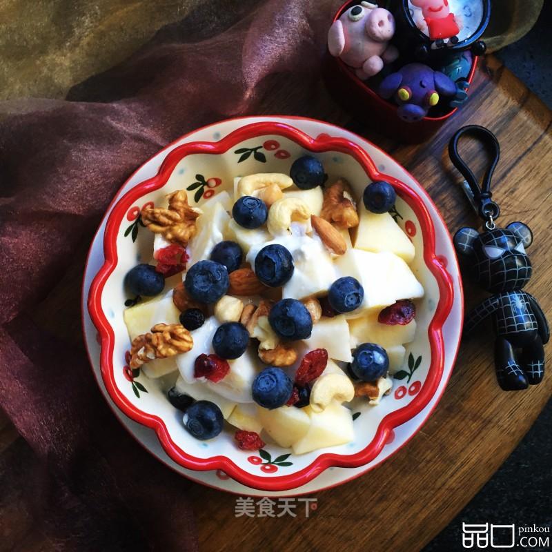 蓝莓苹果拌酸奶