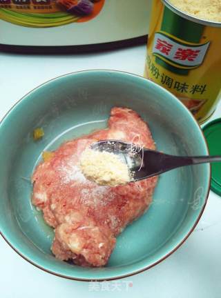 榨菜鲜肉锅贴步骤8