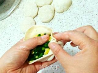 生煎韭菜鸡蛋包步骤14