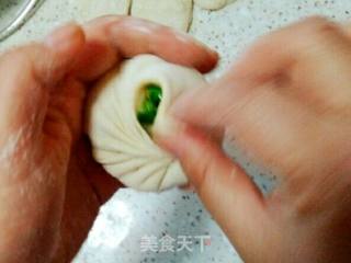 生煎韭菜鸡蛋包步骤16