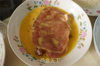 老爸的拿手老三样，跟着舌尖一起吃上海炸猪排步骤3