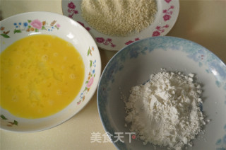 老爸的拿手老三样，跟着舌尖一起吃上海炸猪排步骤2