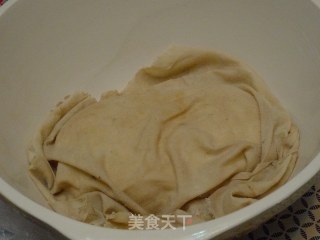 灌汤小笼包--24图详解正宗小笼包做法步骤6 灌汤小笼包--24图详解正宗小笼包做法步骤6