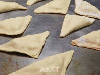 咖喱叉烧酥角步骤9