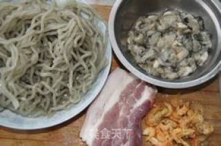 莆田特色--美味炒泗粉步骤1