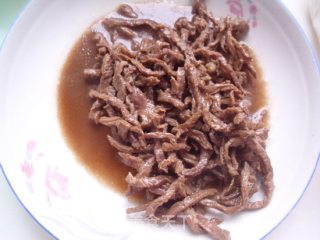 包菜牛肉丝炒粿条步骤5 包菜牛肉丝炒粿条步骤5