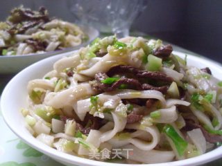 包菜牛肉丝炒粿条步骤9 包菜牛肉丝炒粿条步骤9