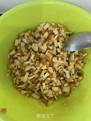团子—豆腐干肉末榨菜馅步骤3