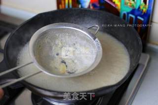 武汉特色小吃 鲜鱼糊汤粉步骤6 武汉特色小吃 鲜鱼糊汤粉步骤6