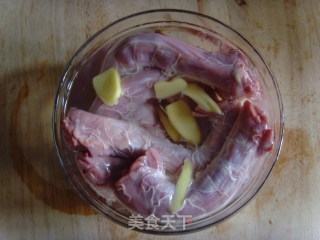 正味湖北小吃——麻辣鸭脖子步骤2