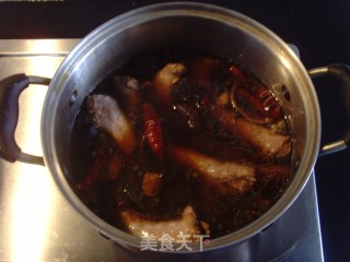 正味湖北小吃——麻辣鸭脖子步骤9