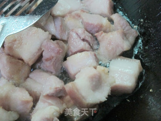 看江西人如何用最简单的方法做出美味肉荤：腐竹红烧肉步骤3