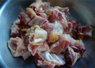 挑战美食的原味极限---江西三杯鸡步骤1 挑战美食的原味极限---江西三杯鸡步骤1
