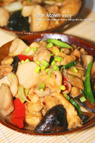 【升级版台式口味江西传统菜】什菌三杯鸡步骤15 【升级版台式口味江西传统菜】什菌三杯鸡步骤15