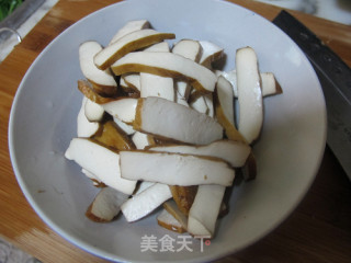 南昌特色韭菜炒酱干步骤3