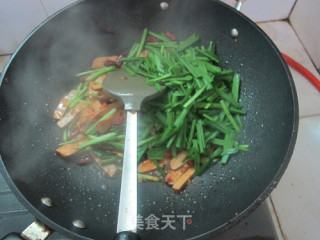 南昌特色韭菜炒酱干步骤10