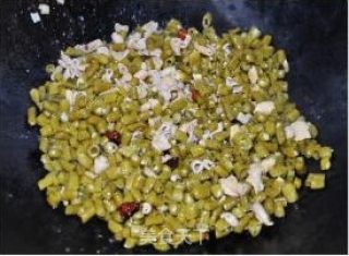 南昌人爱吃的酸豆角炒鸭肠步骤11