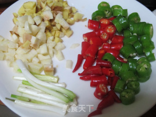 南昌传统风味红烧带鱼步骤2