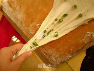 老式葱油饼步骤9
