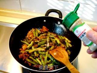 看世界杯吃家常饭《山东大锅饼、猪肉焖扁豆》步骤27
