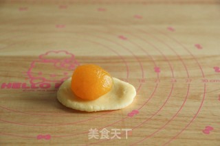 酥掉渣,超级好操作的凤梨酥,酸甜软萌带拉丝步骤8 酥掉渣,超级好操作的凤梨酥,酸甜软萌带拉丝步骤8