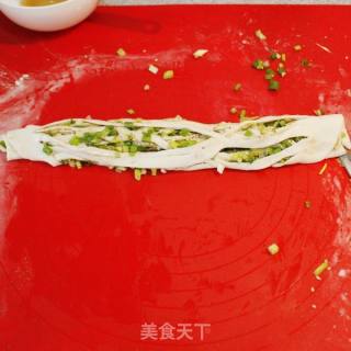 葱香四溢-----葱香手抓饼步骤4