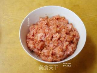 玉米面猪肉蒸饺步骤1 玉米面猪肉蒸饺步骤1