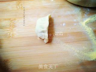 玉米面猪肉蒸饺步骤5 玉米面猪肉蒸饺步骤5