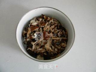 香菇肉馅蒸饺步骤1