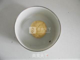 黑芝麻花生馅苏式月饼步骤2