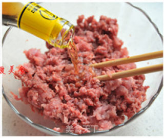 详解最好吃的外焦里嫩牛肉锅贴步骤2